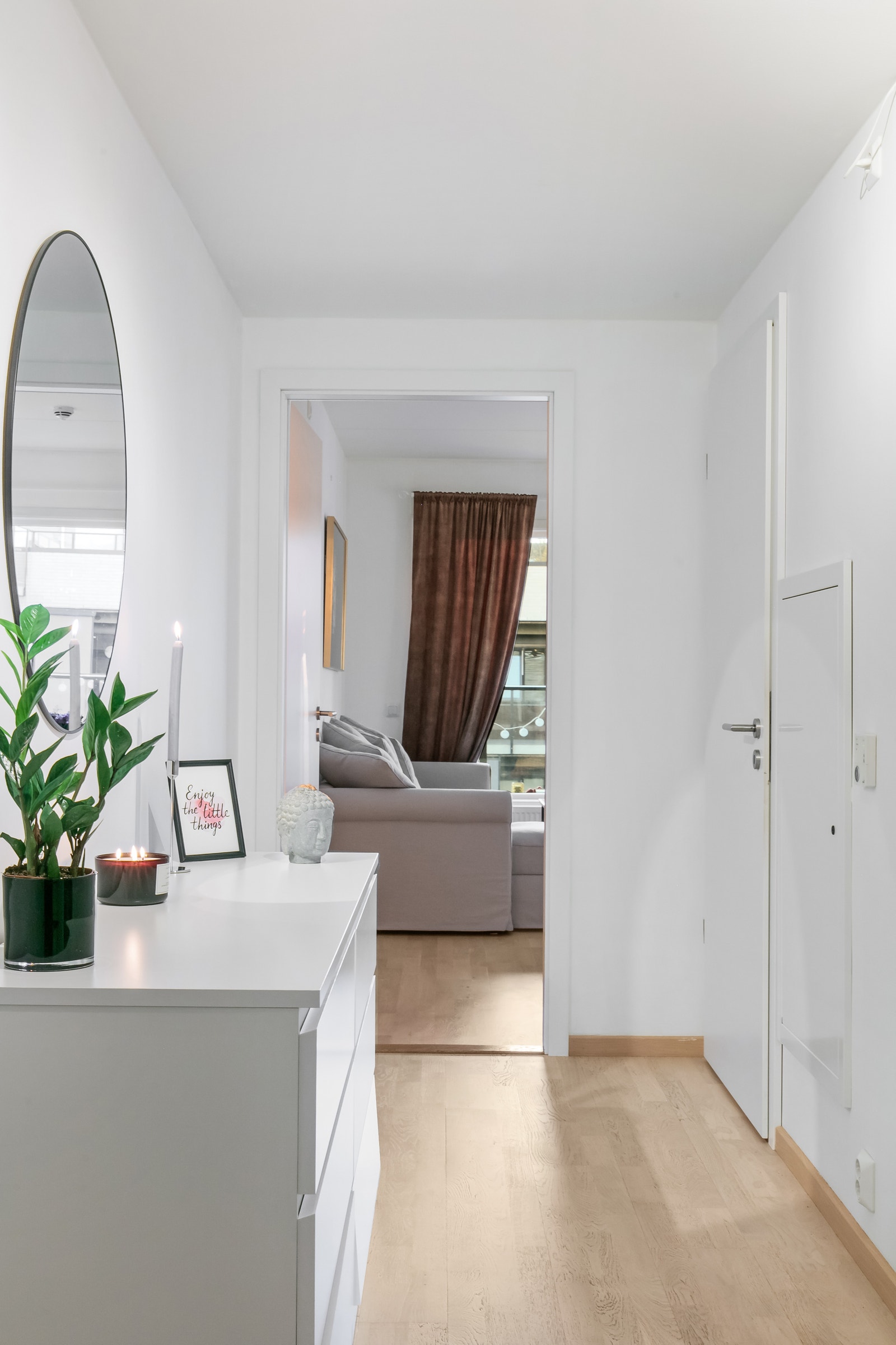 God plass til møbler ved entreen. Galleribilde