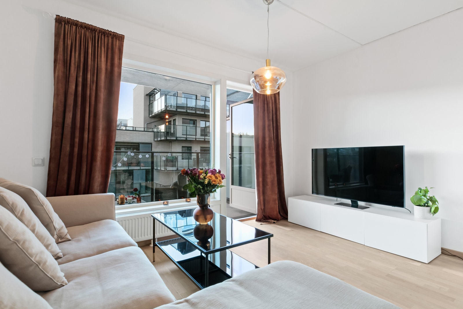 Stue med god plass. Galleribilde