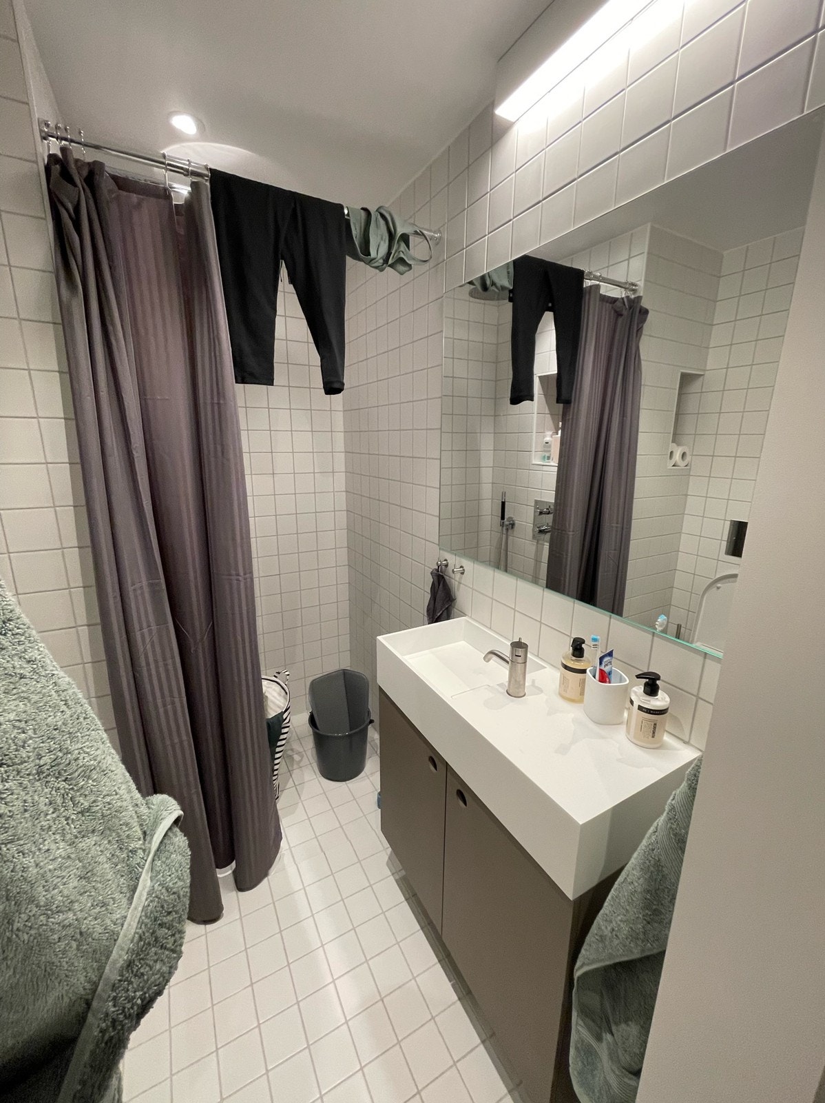 Arkitekttegnet bad med Bola armatur og ekslusive løsninger. Galleribilde