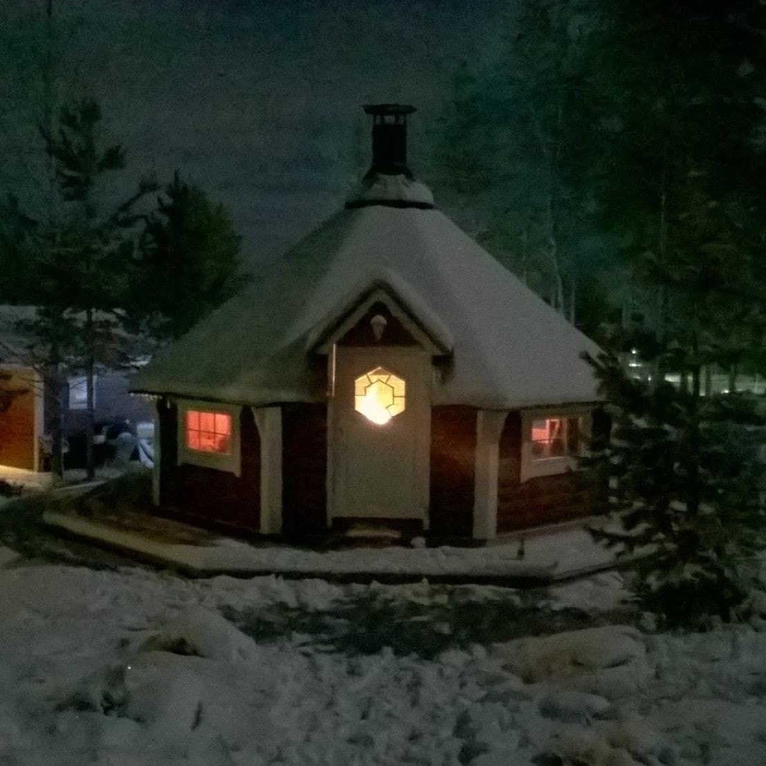 Grillhytta for koselige kvelder med hyttenaboer Galleribilde