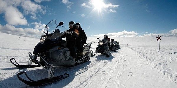 Snøscootertur på fjellet Galleribilde