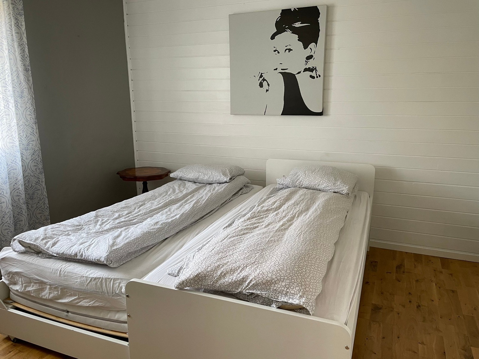 Soverom 2med møbler Galleribilde