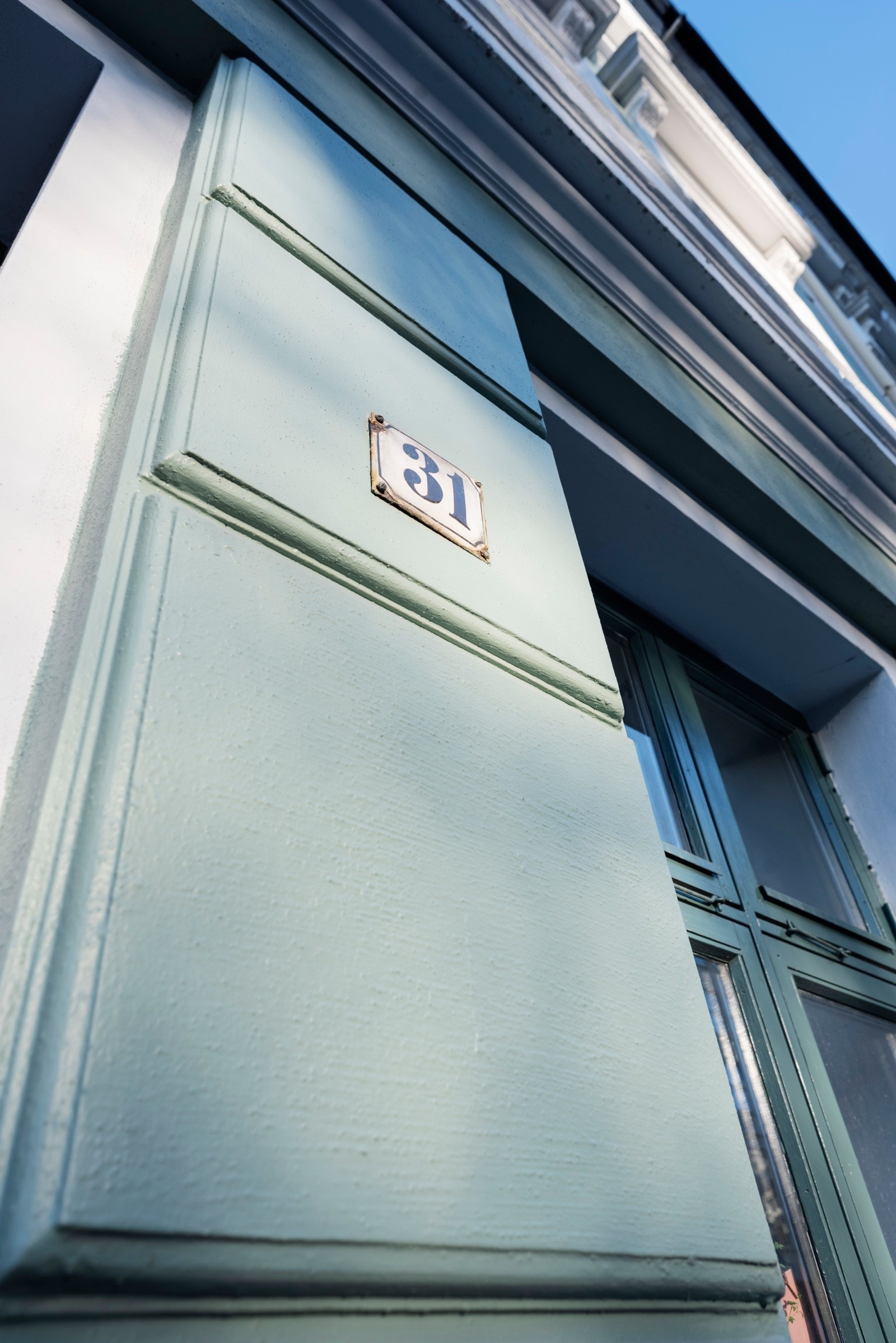 Det har knapt vært solgt leiligheter i dette bygget tidligere. Et godt tegn på trivsel. Galleribilde