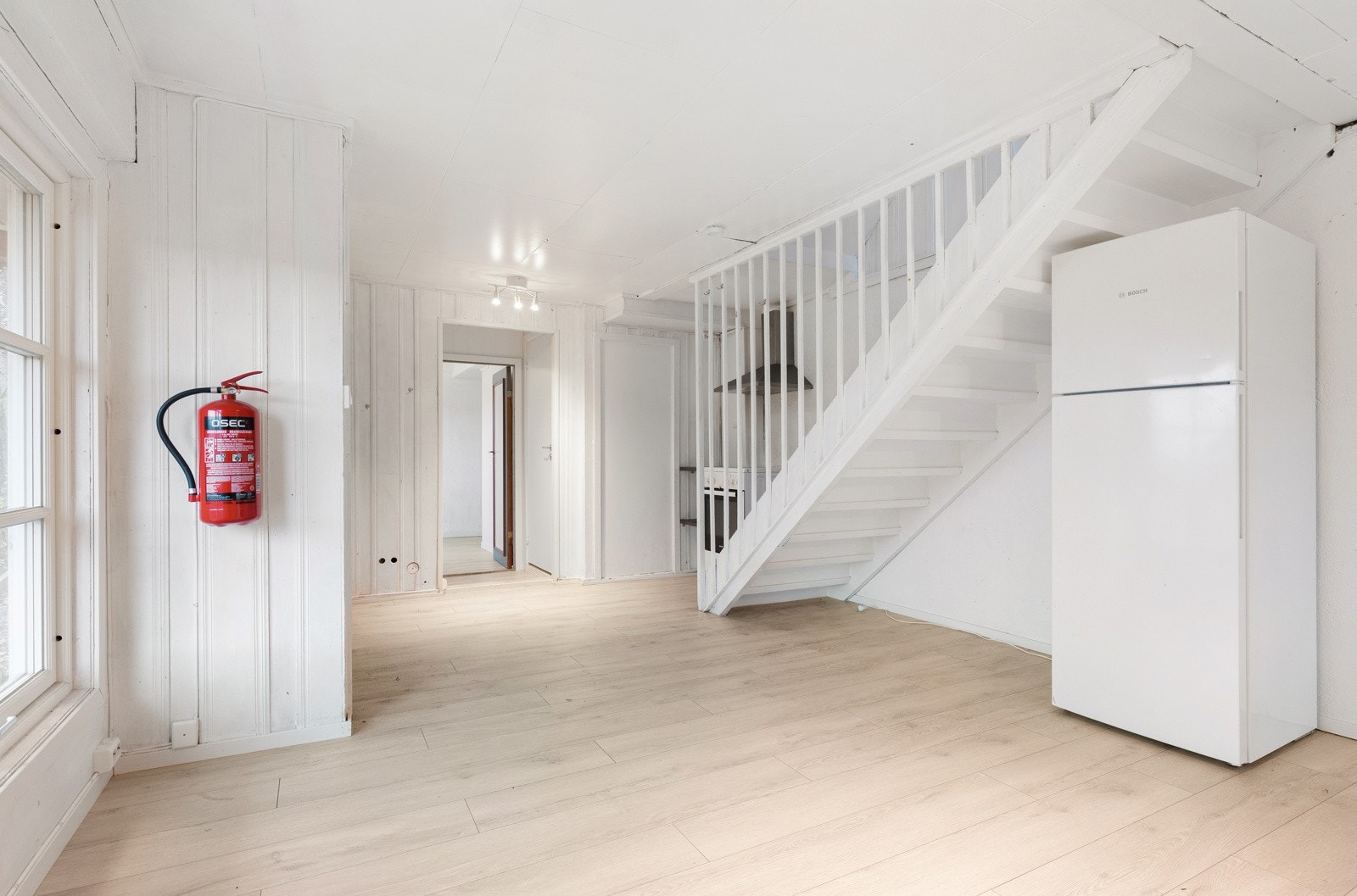 Boligen er malt i lyse farger. Galleribilde