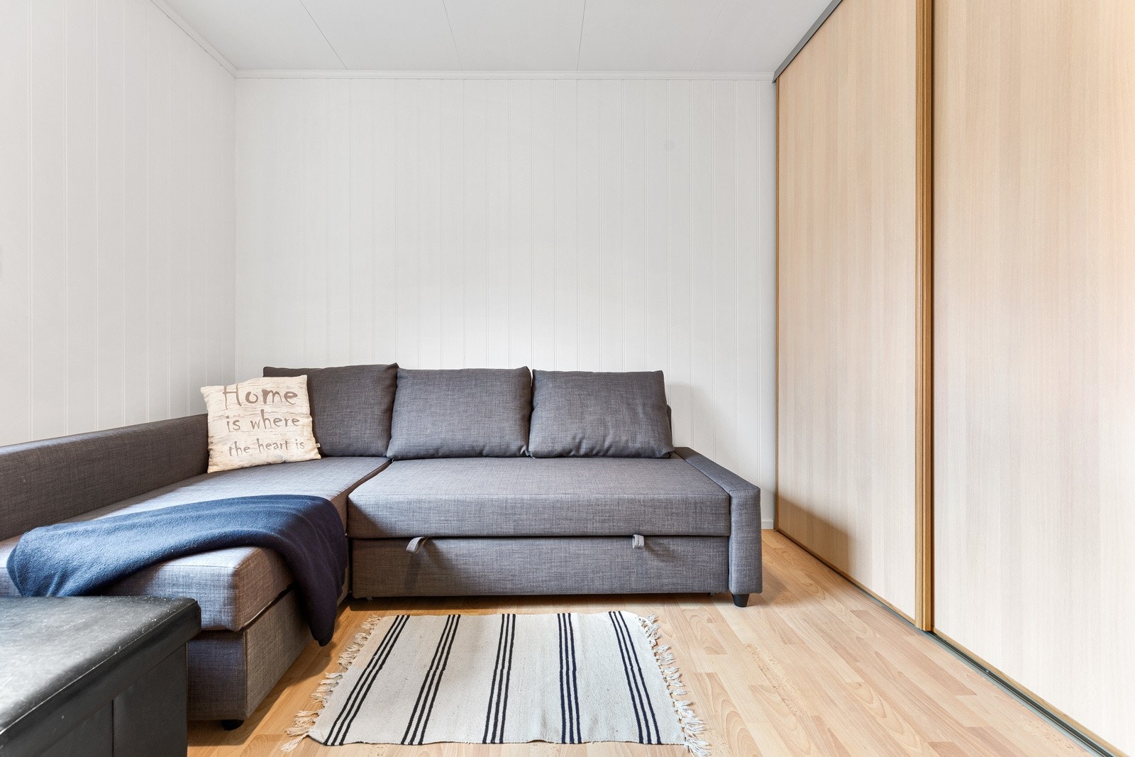 I kjelleren har boligen et innredet rom og et garderoberom, begge med gulvvarme. Galleribilde