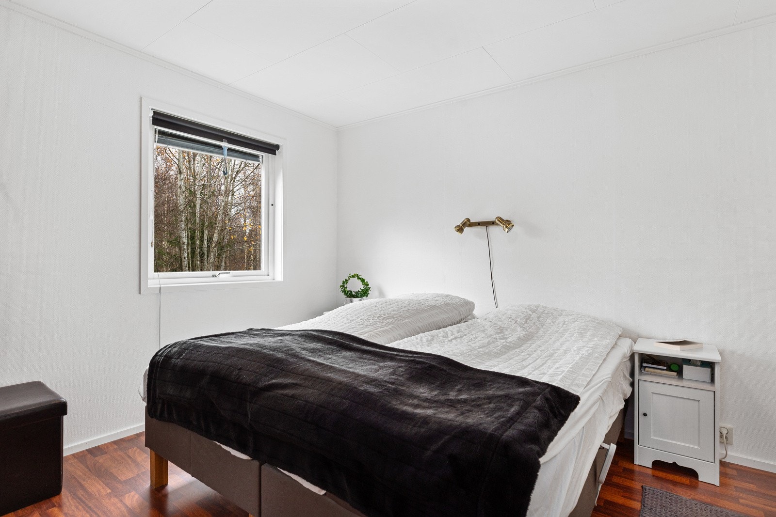 I hovedetasjen har boligen tre gode soverom, hvorav ett har Pergo laminatgulv fra 2021. Galleribilde