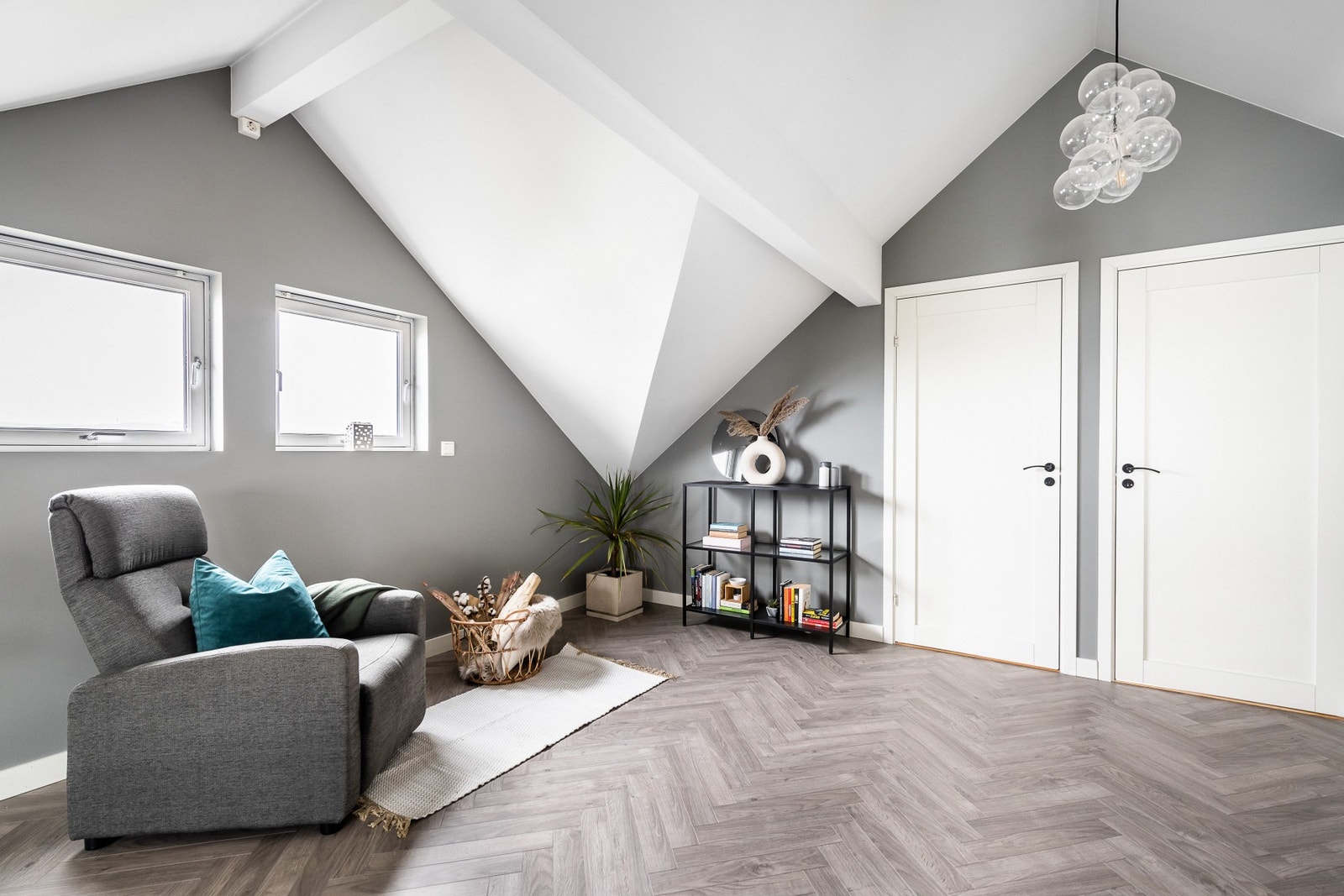 Flott loftstue med god plass til møblering. Galleribilde