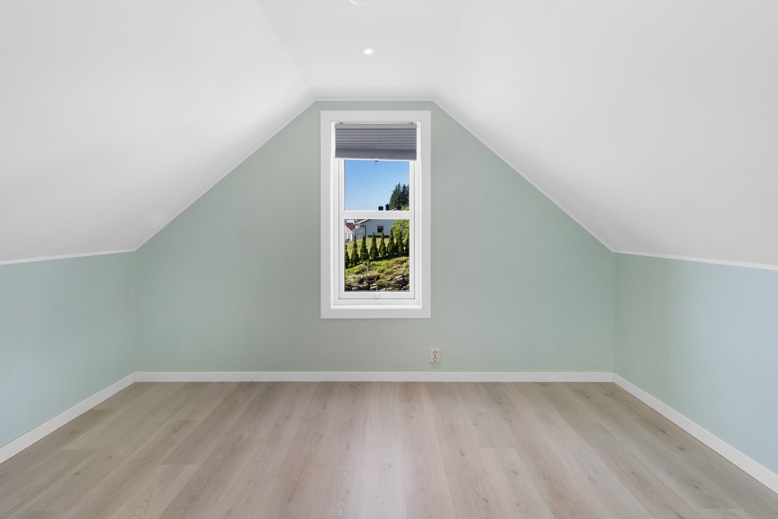Soverom i loftsetg. Galleribilde