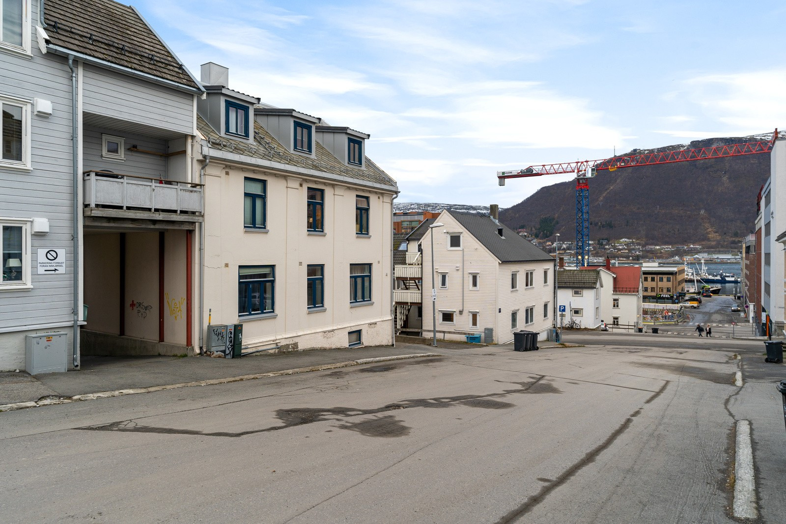 Nærhet til alt du skulle trenge! Det yrende bylivet er rett utenfor døra!