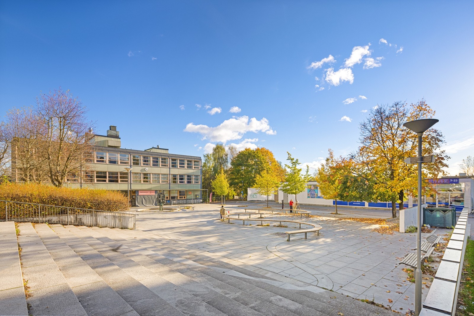 Hyggelig, modernisert fellesområde - matbutikk i umiddelbar nærhet. Galleribilde
