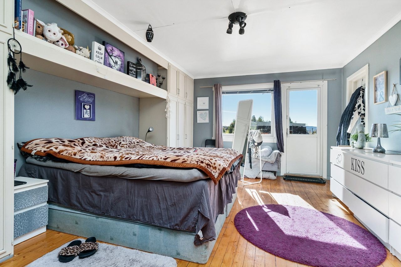 Leilighet 2. etasje eldre del - Soverom med balkong Galleribilde