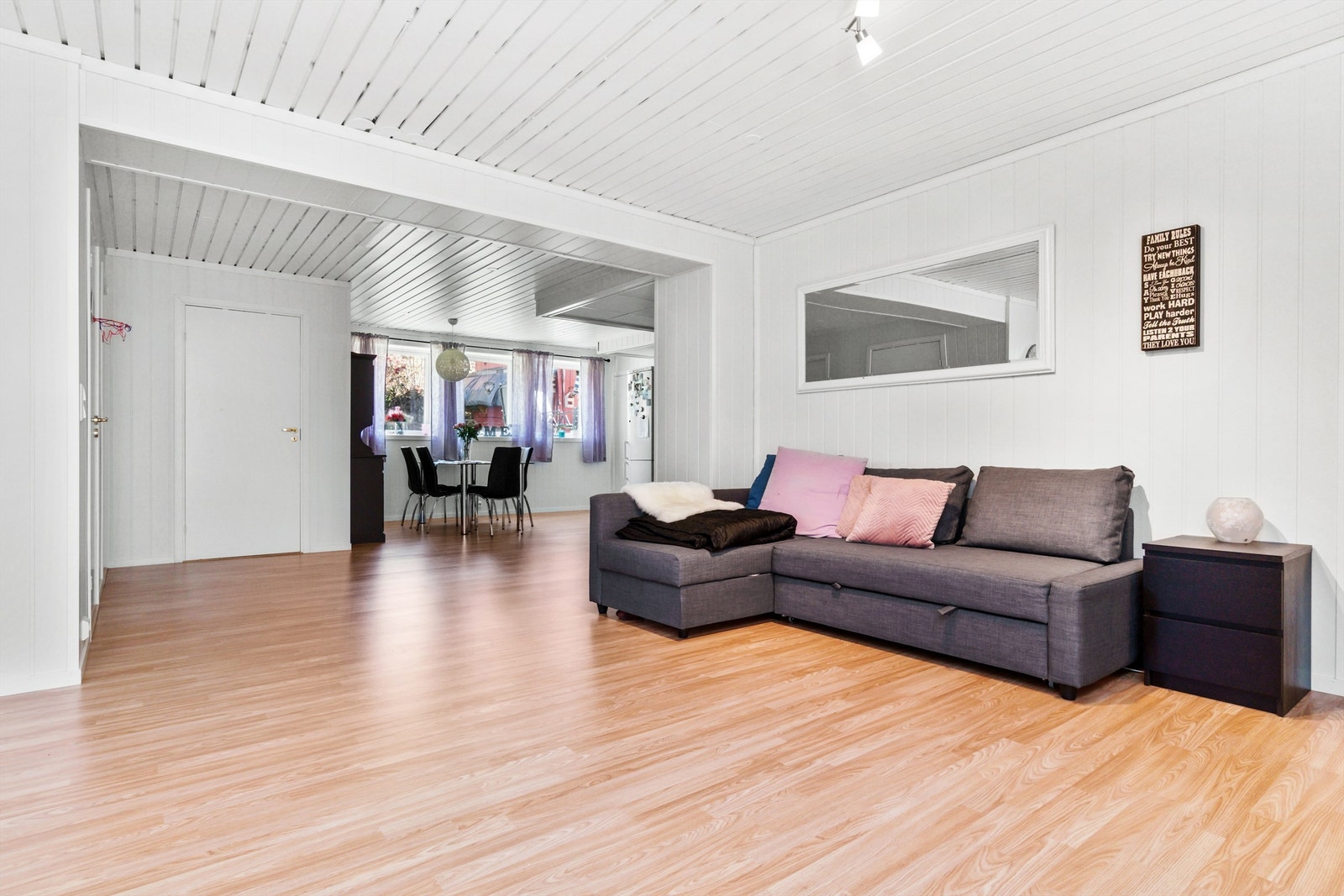 Kjellerleilighet - Stue Galleribilde