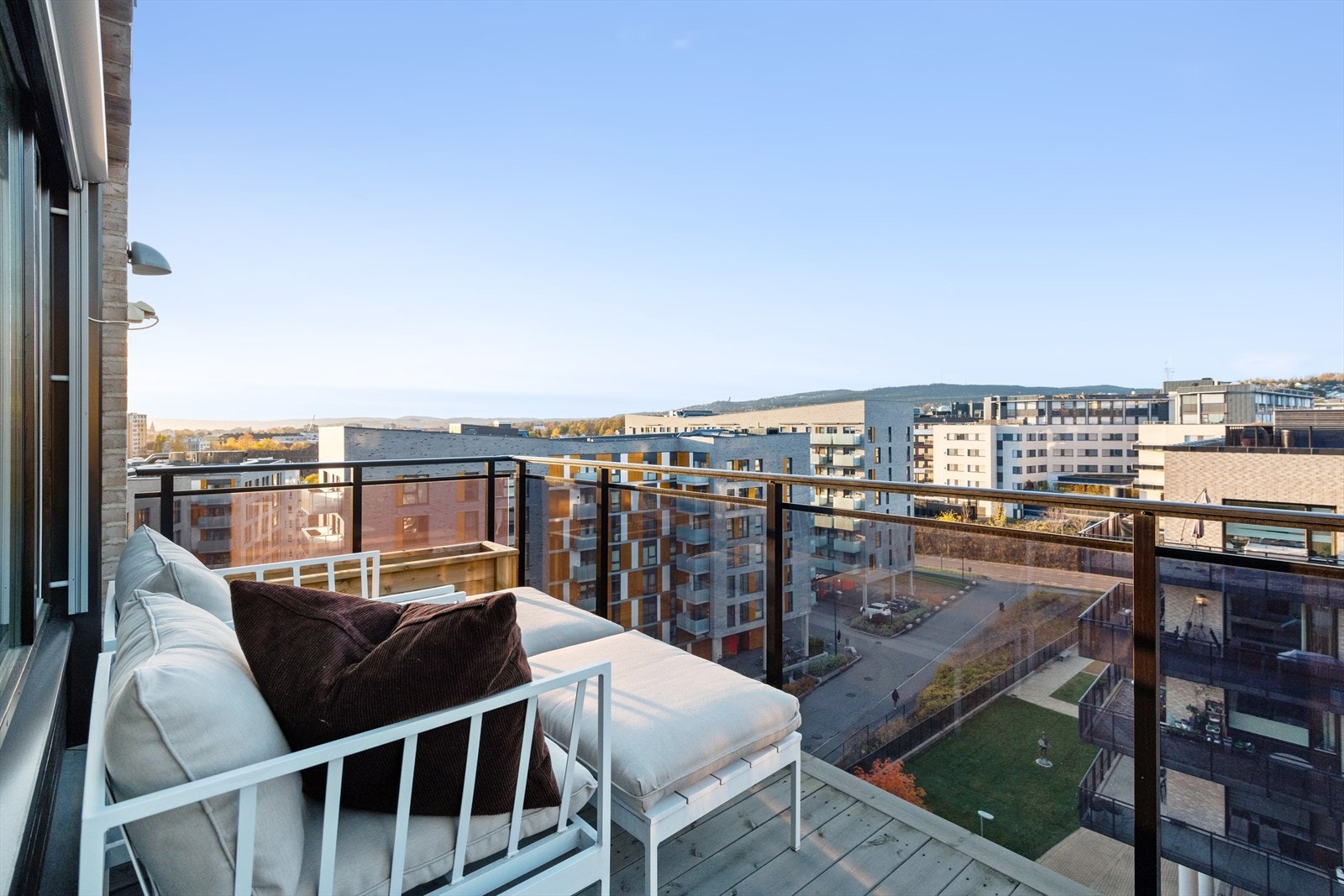 Den andre balkongen ligger vendt mot nordvest. Galleribilde