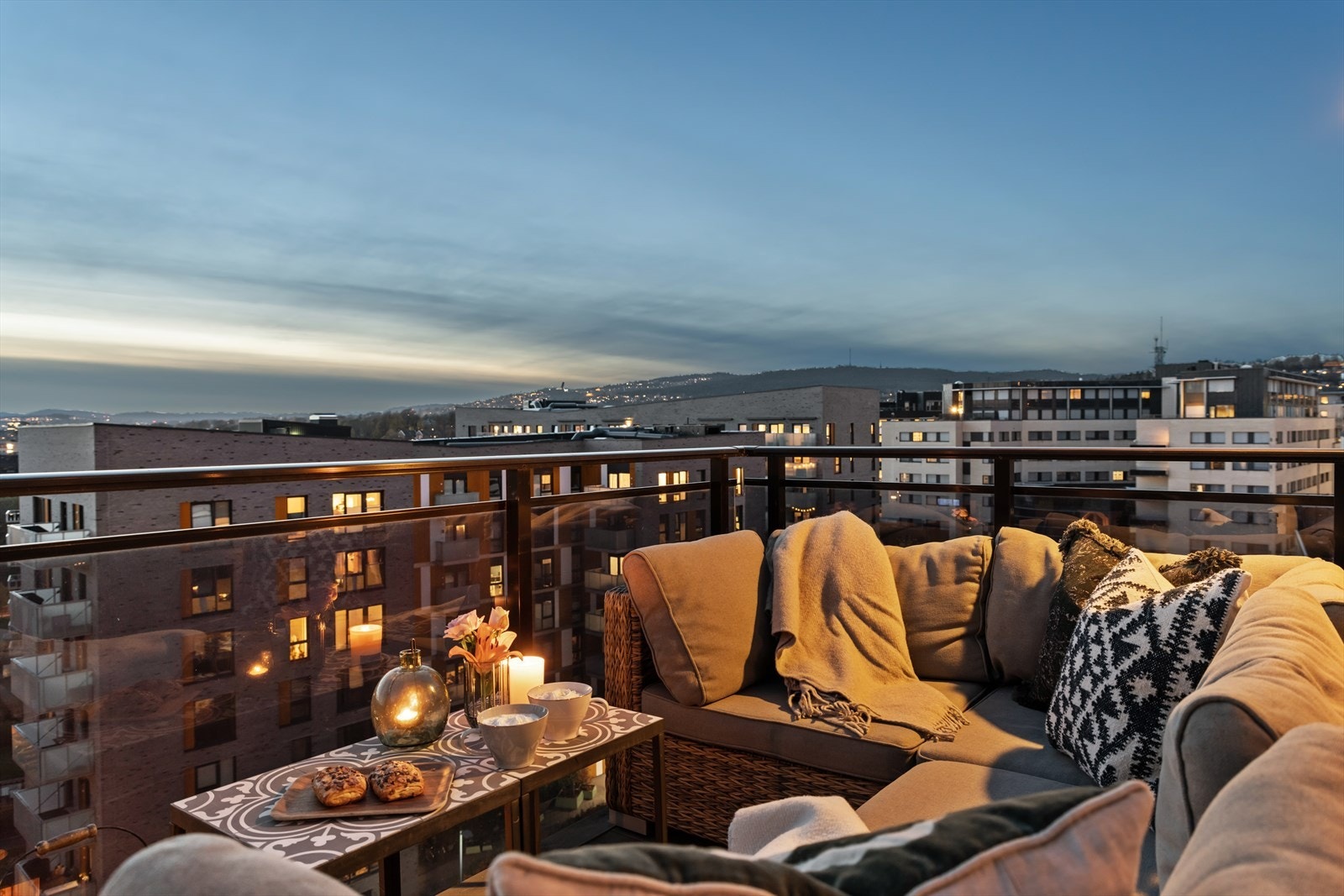 Begge balkonger har et godt areal på 9,2 kvm, der den ene er sydvendt. Galleribilde