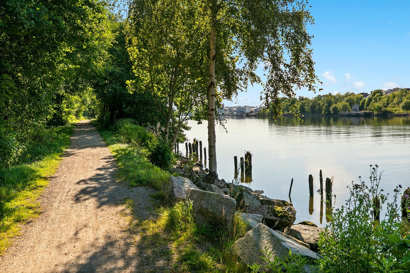 Glommastien går forbi rett nedenfor området, med flotte turveier både mot Fredrikstad og Sarpsborg Galleribilde