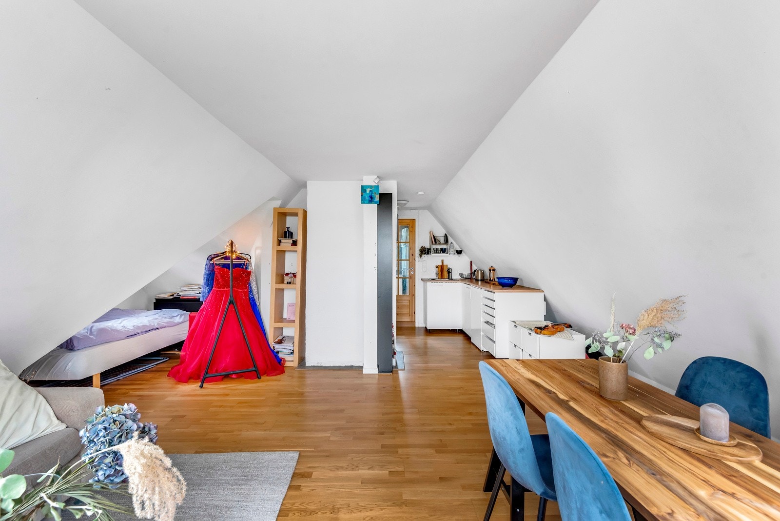 Tilknyttet etasjen har du også eget kjøkken Galleribilde