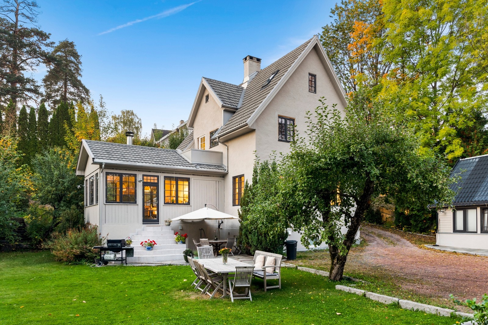 Innkjørsel Galleribilde