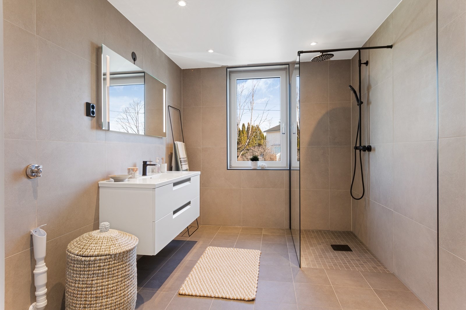 Boligens hovedbad i 2.etasje. Galleribilde