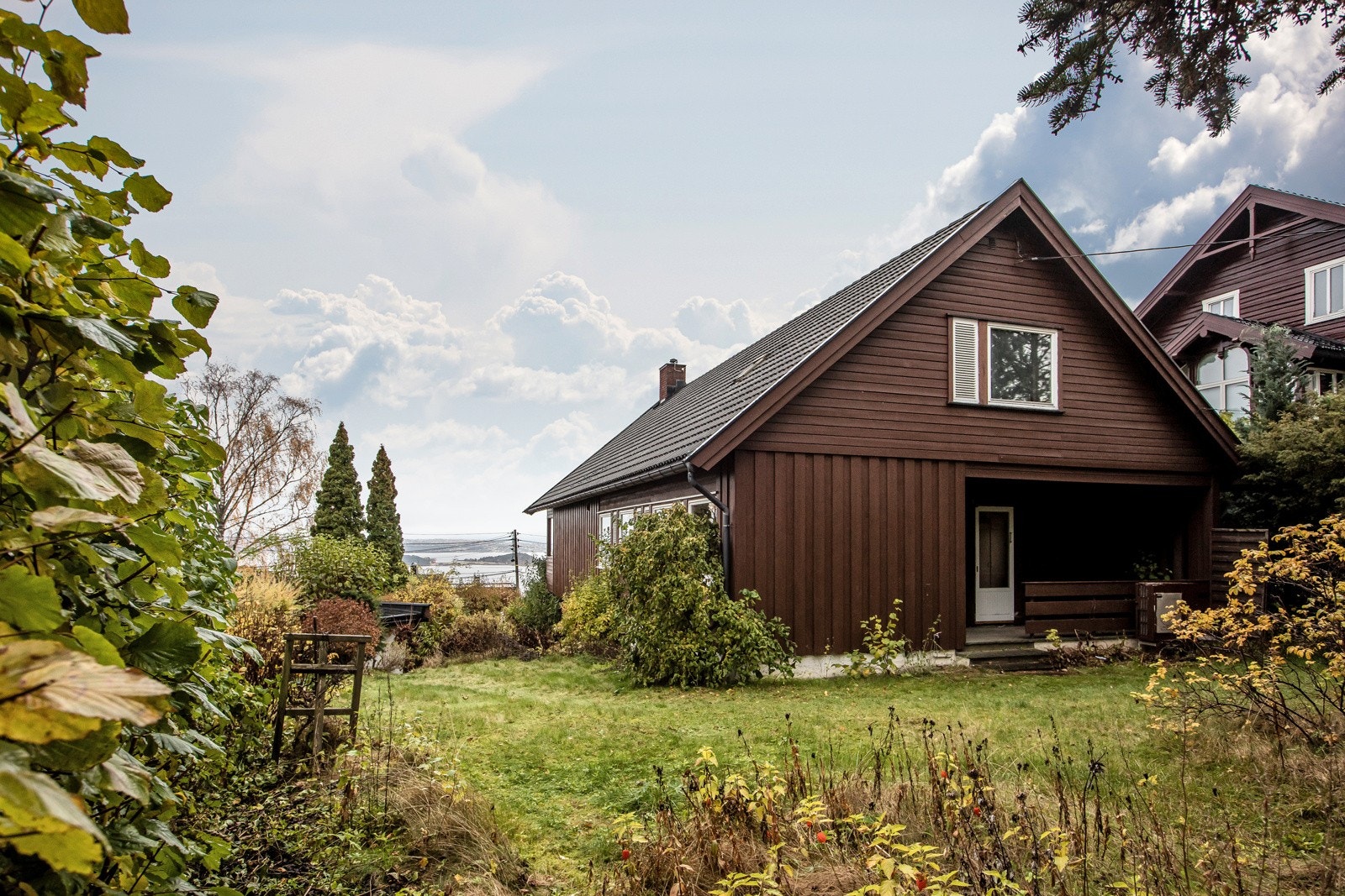 Fasade sett fra nord hvor eiendommen grenser mot Kongsveien Galleribilde