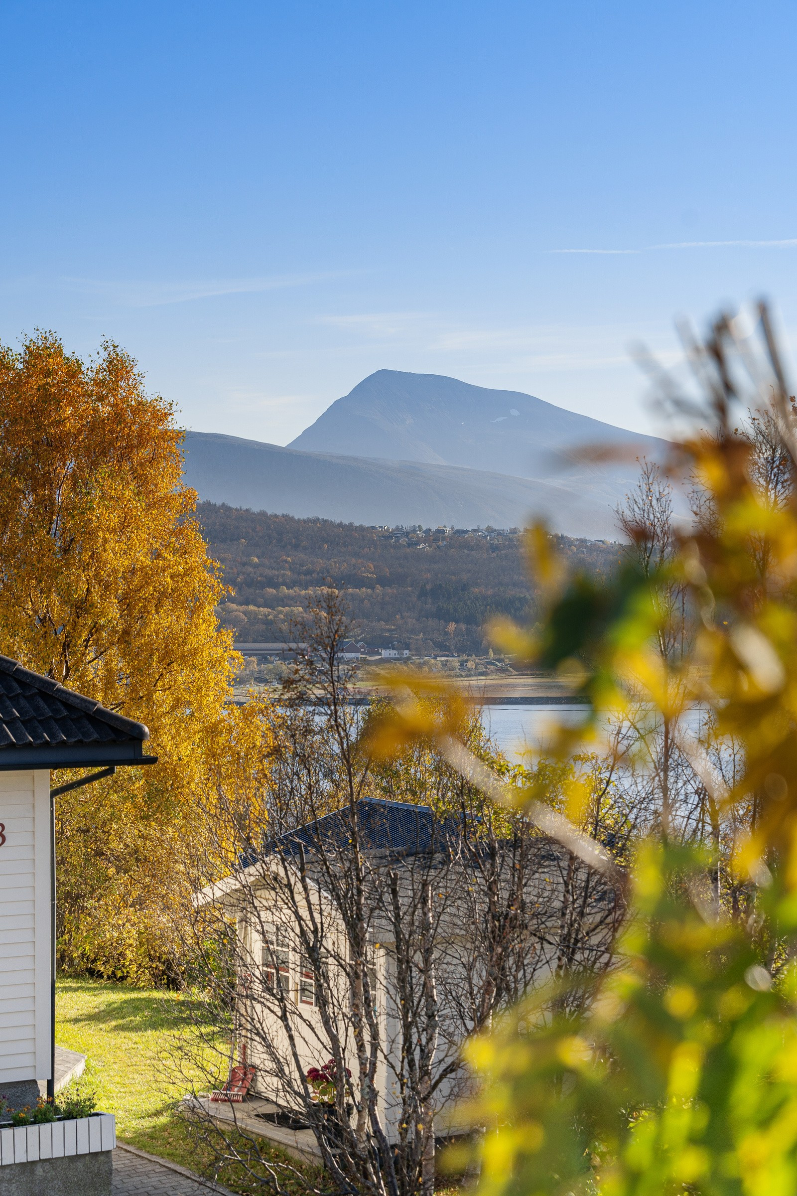 Fantastisk utsikt mot Tromsdalstinden og Tromsøya.