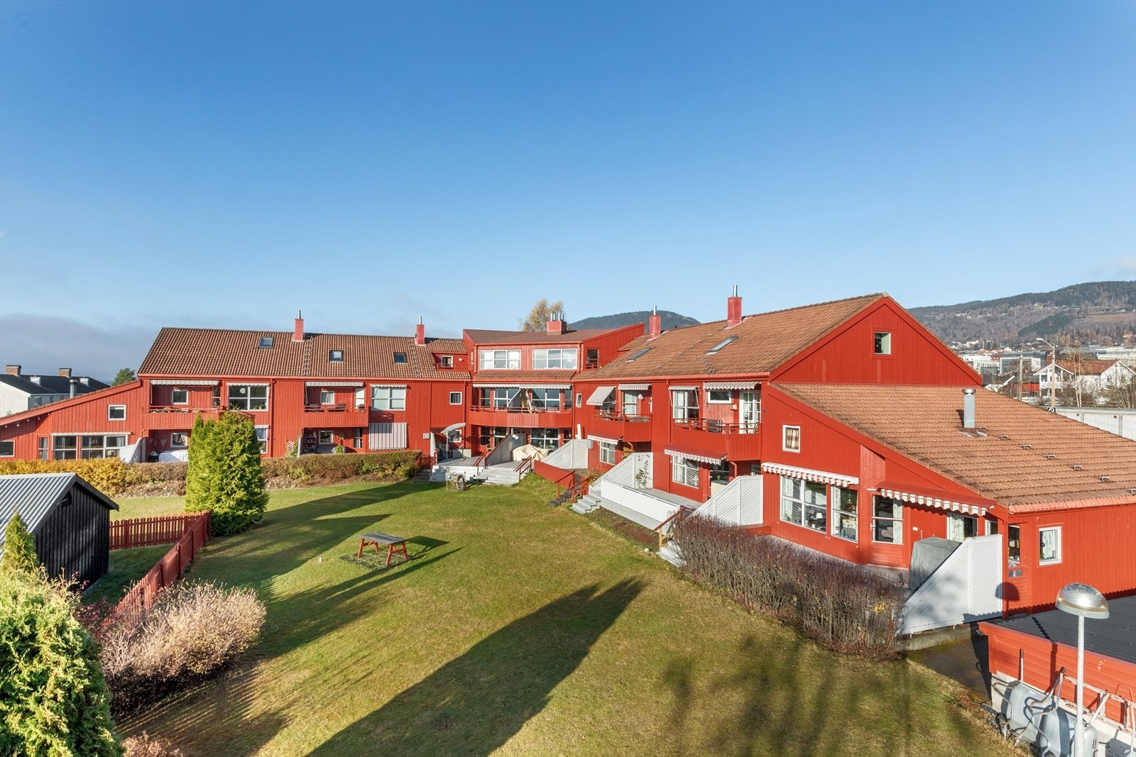 Borettslaget består av 16 andeler. Galleribilde