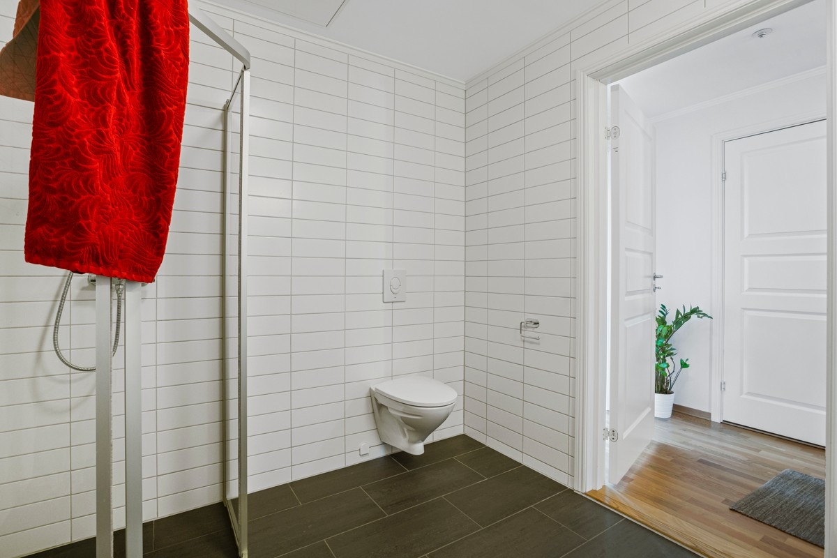 Fliser på gulv og vegg Galleribilde