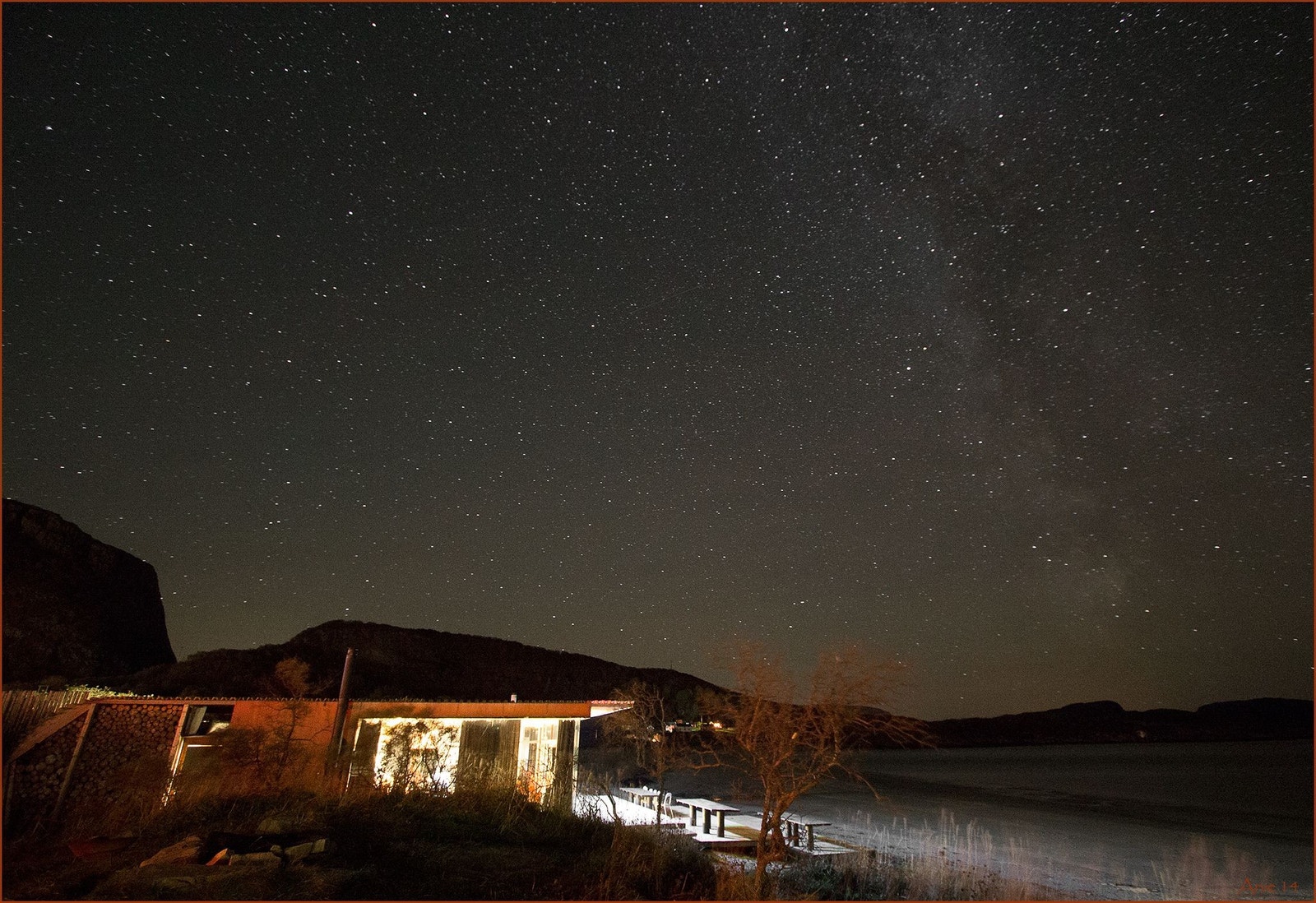 Strandbaren en vinterkveld. Galleribilde