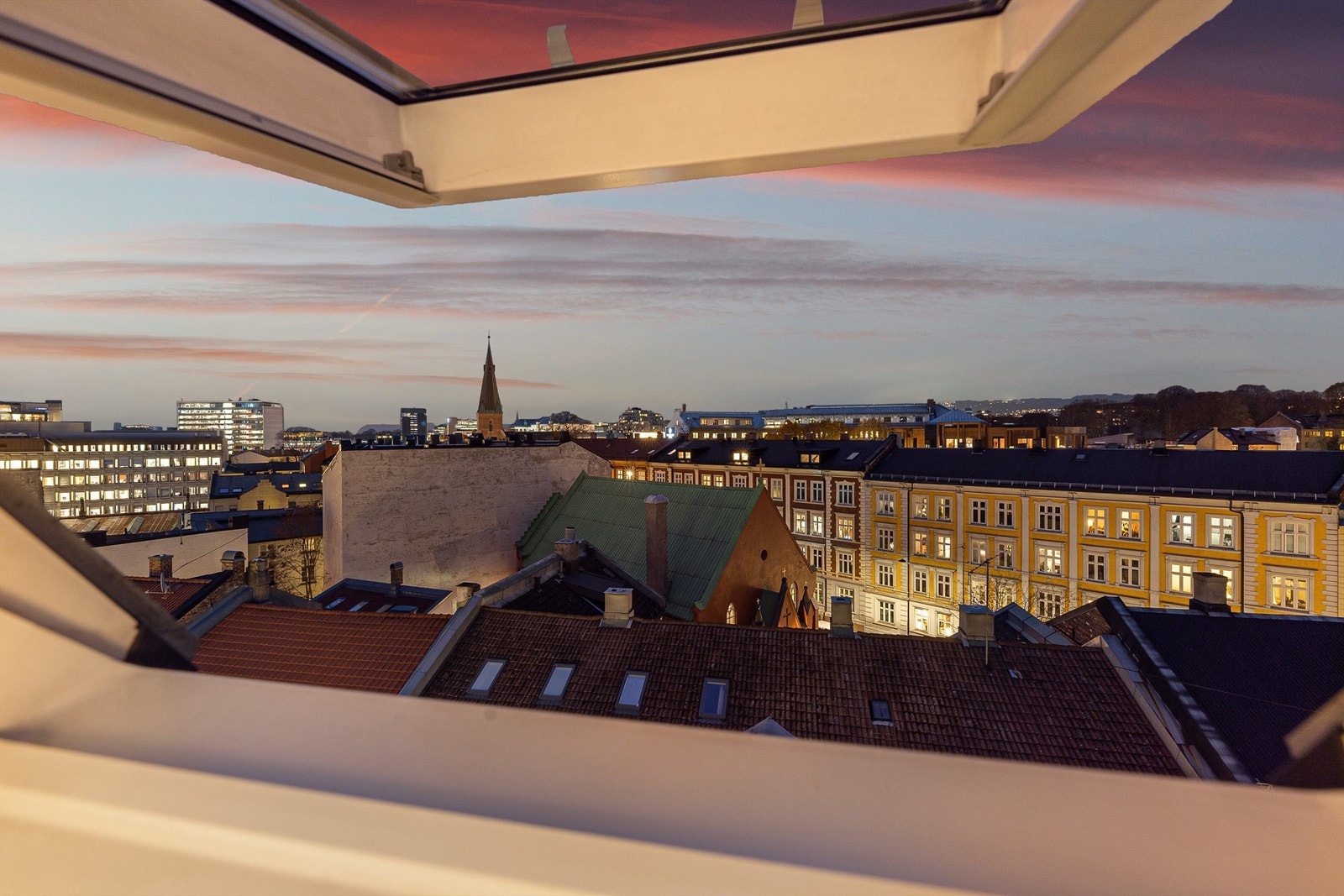 En særdeles usjenert og skjermet beliggenhet i byggets toppetasje Galleribilde