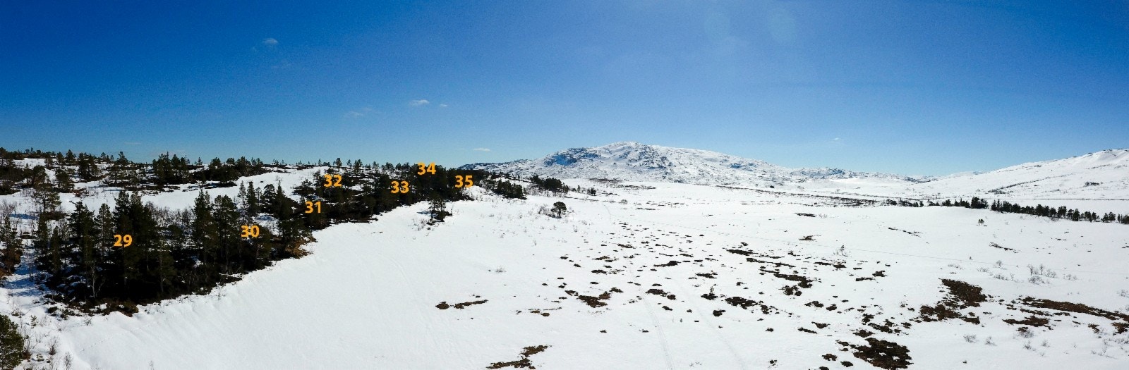 Her kan du nå flere flotte fjell som turmål med blant andre Jøngfjellet 750 moh. og Resfjellet 1169 moh. Galleribilde