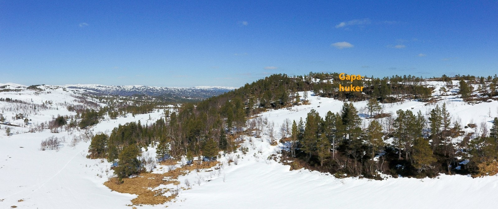 Enkelte steder i området er det også tilrettelagt med gapahuker for raste- og samlingsplasser Galleribilde