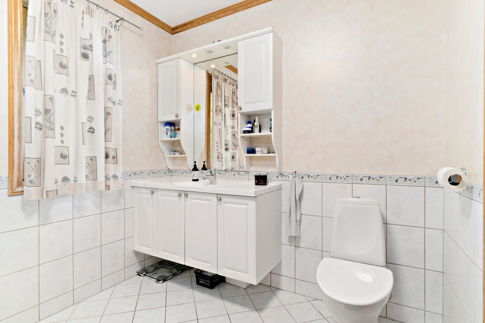 Bad i hovedetasjen. Galleribilde