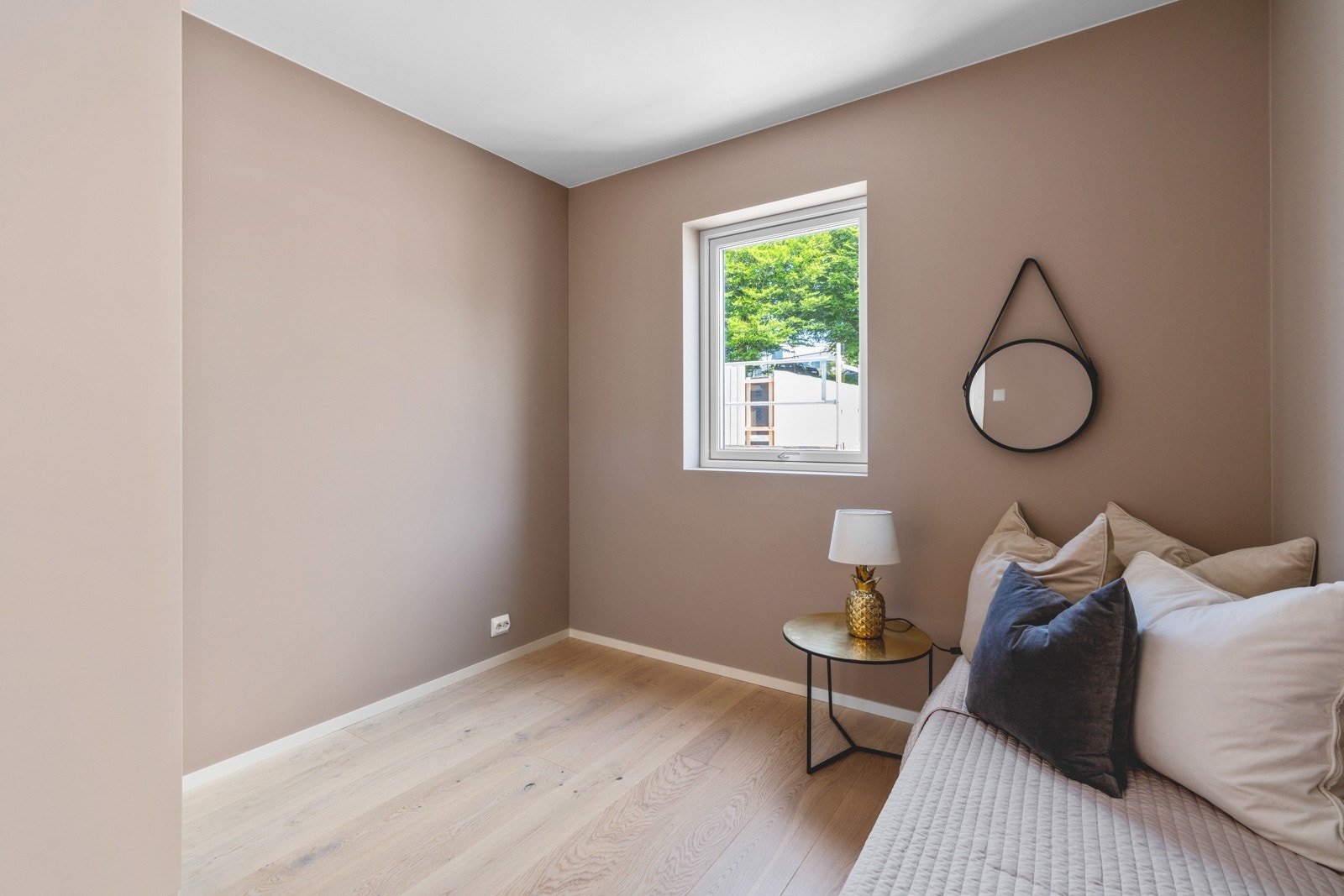 Det er plass for garderobeløsning på alle soverom. Galleribilde