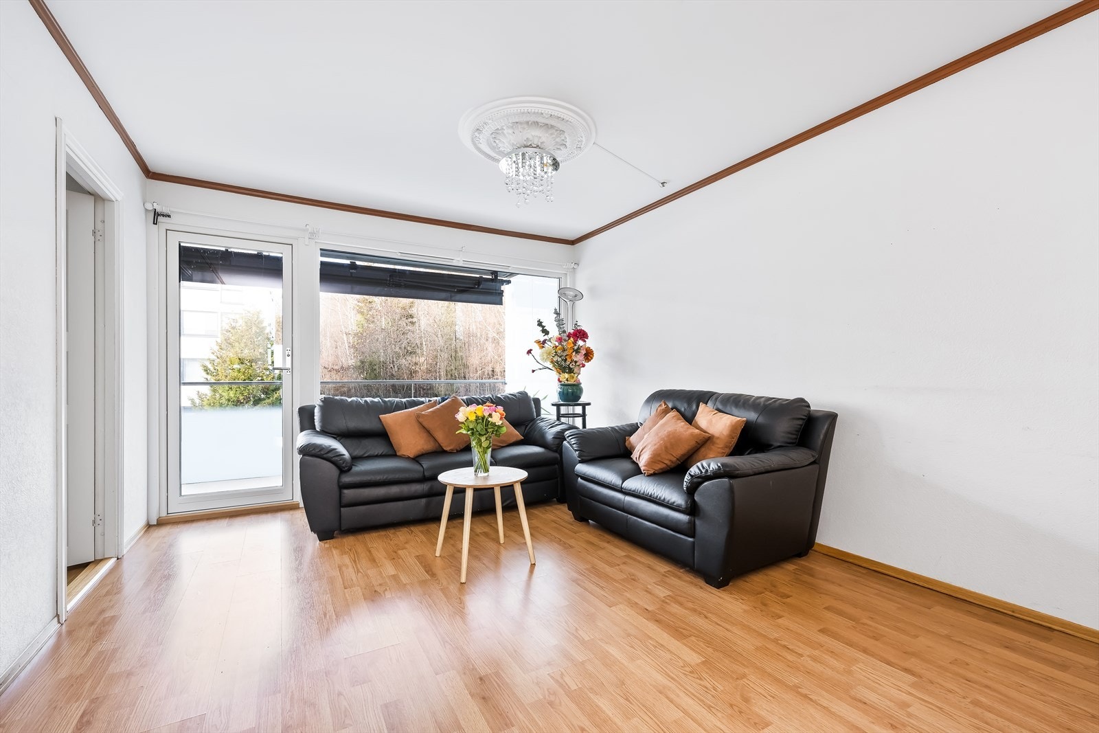 Her er det plass til en trivelig sittegruppe med tilhørende møblement. Galleribilde