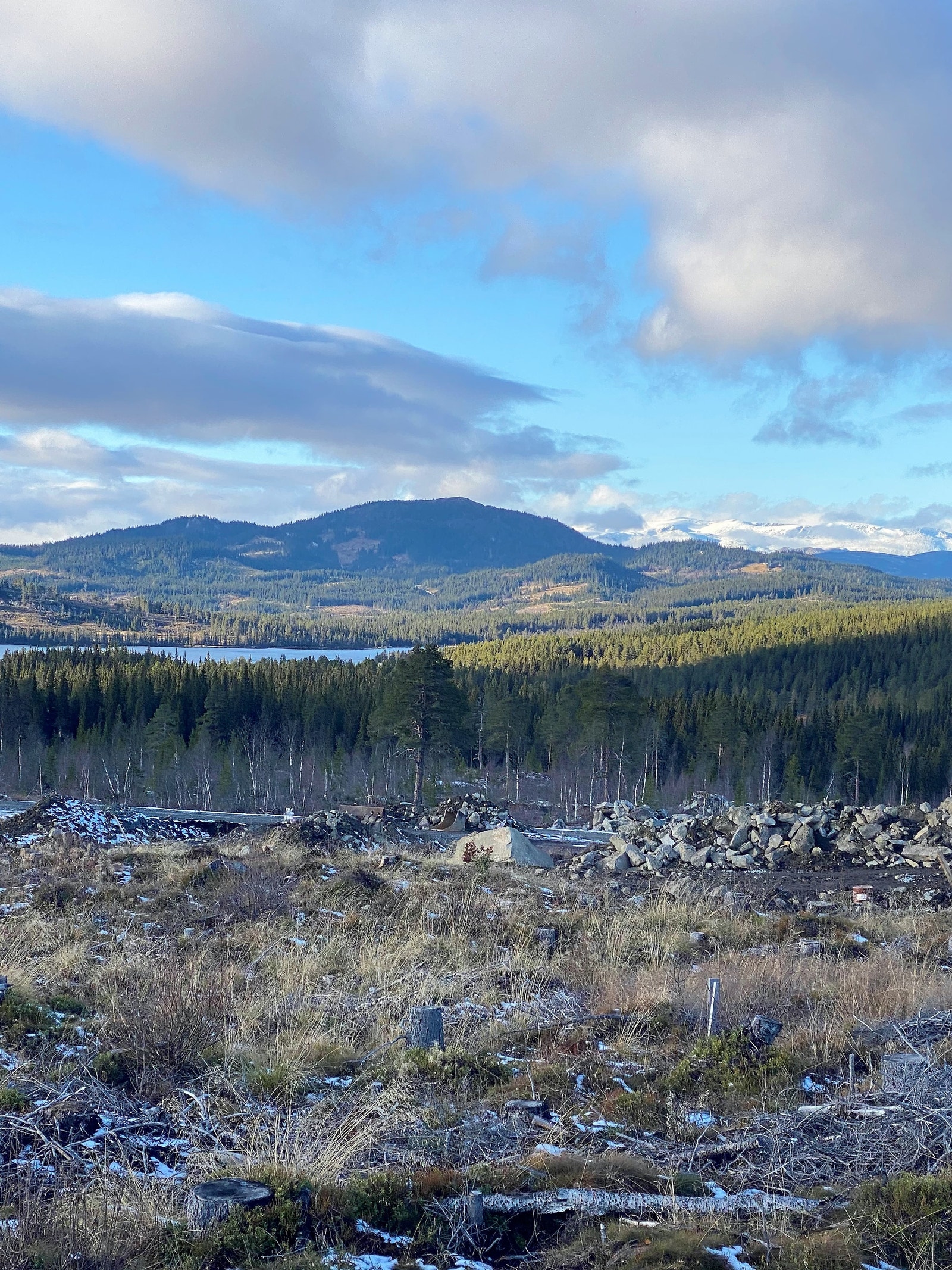 Det er tilrettelagt for kjøp av fritidstomter i ulike størrelse, avhengig av topografien i området. Galleribilde