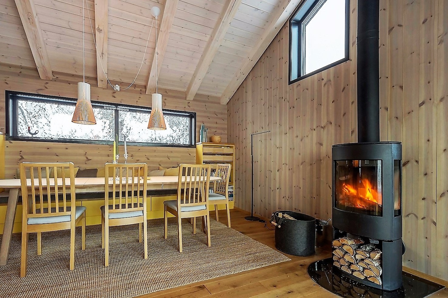 Bildene av Trolløtta er fra et tidligere oppført Sande-prosjekt. Galleribilde