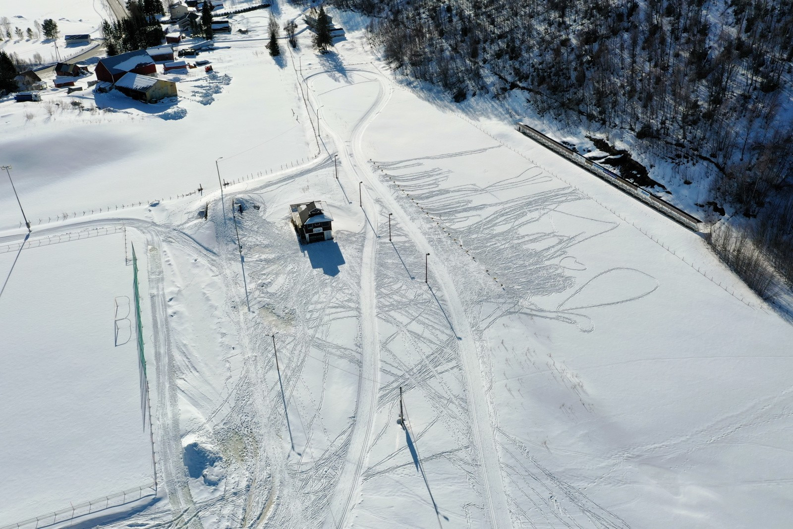 Skistadion med standplass for skiskytting