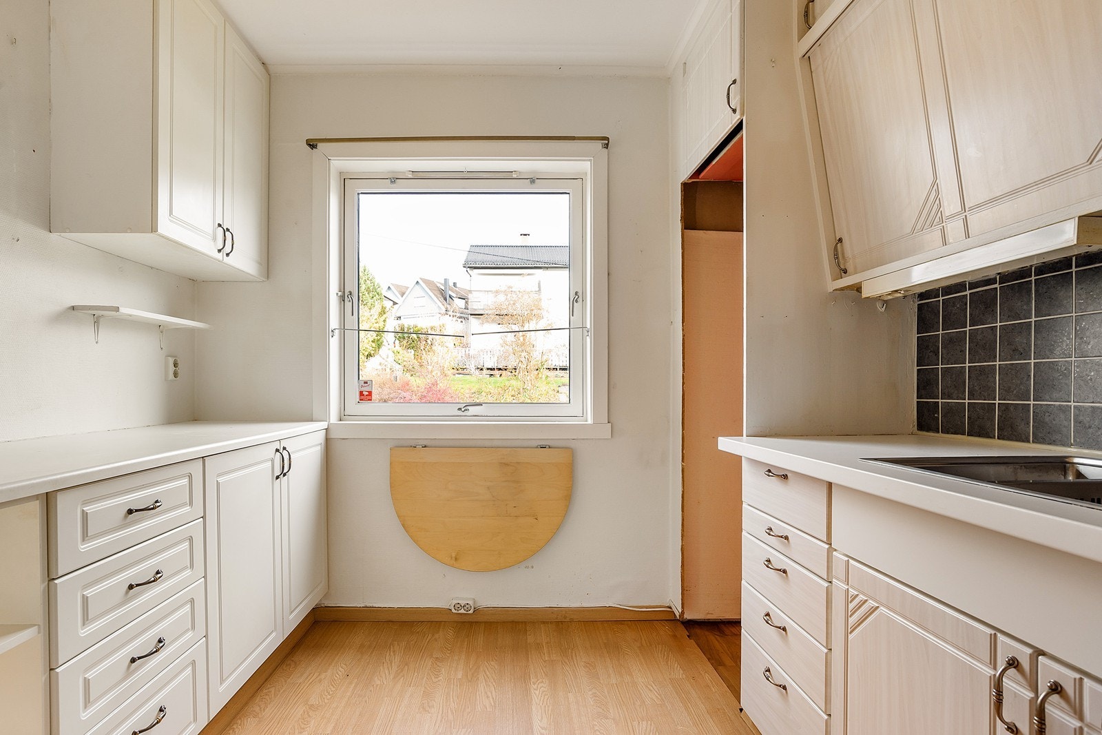 Eldre kjøkkeninnredning. Galleribilde