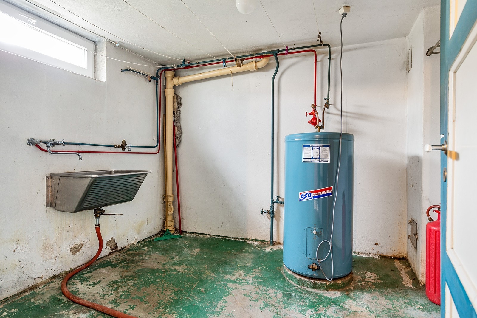 Vaskerom i kjelleren. Galleribilde