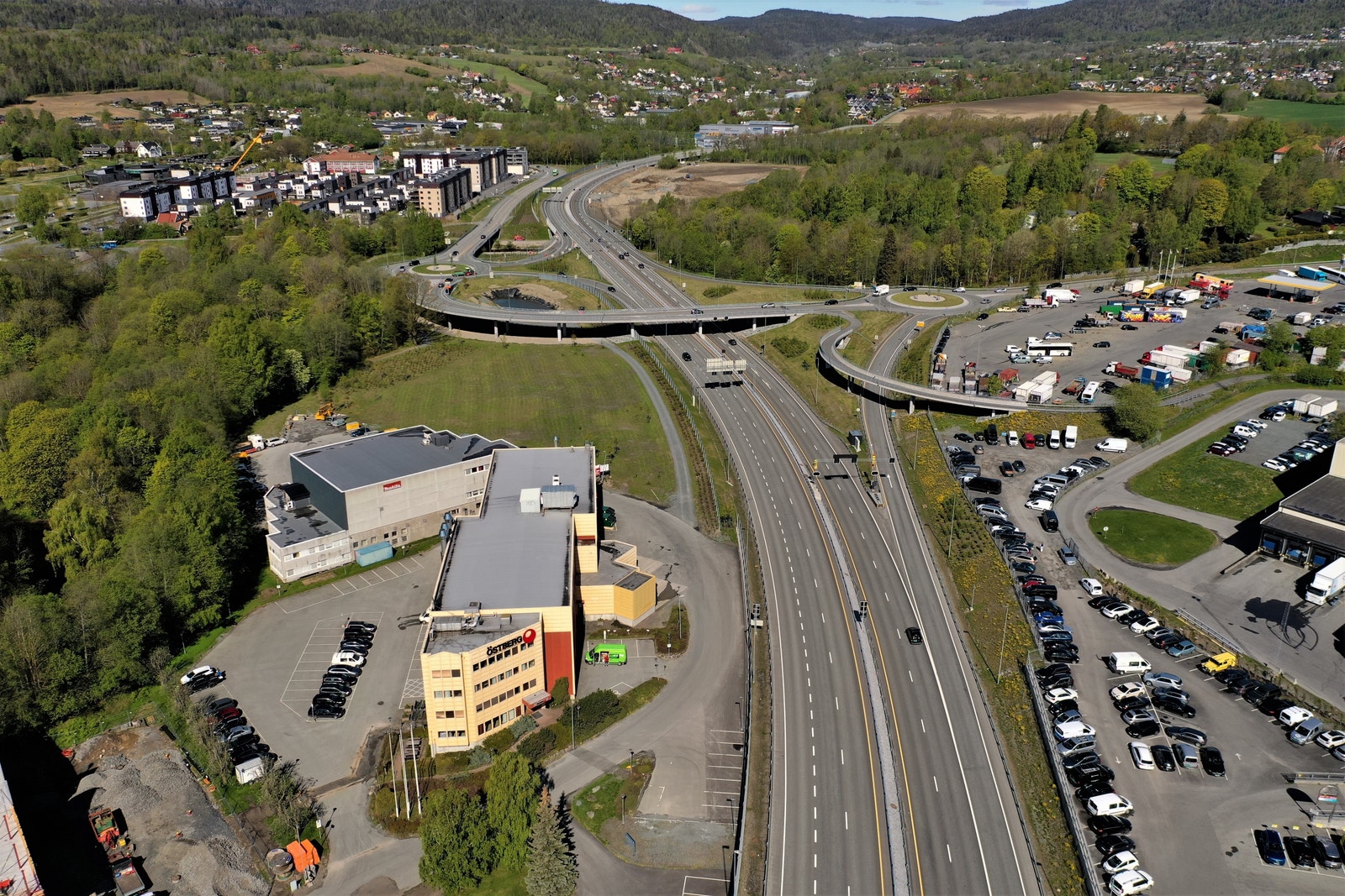 Sentral beliggenhet med god profilering! (eldre dronefoto) Galleribilde