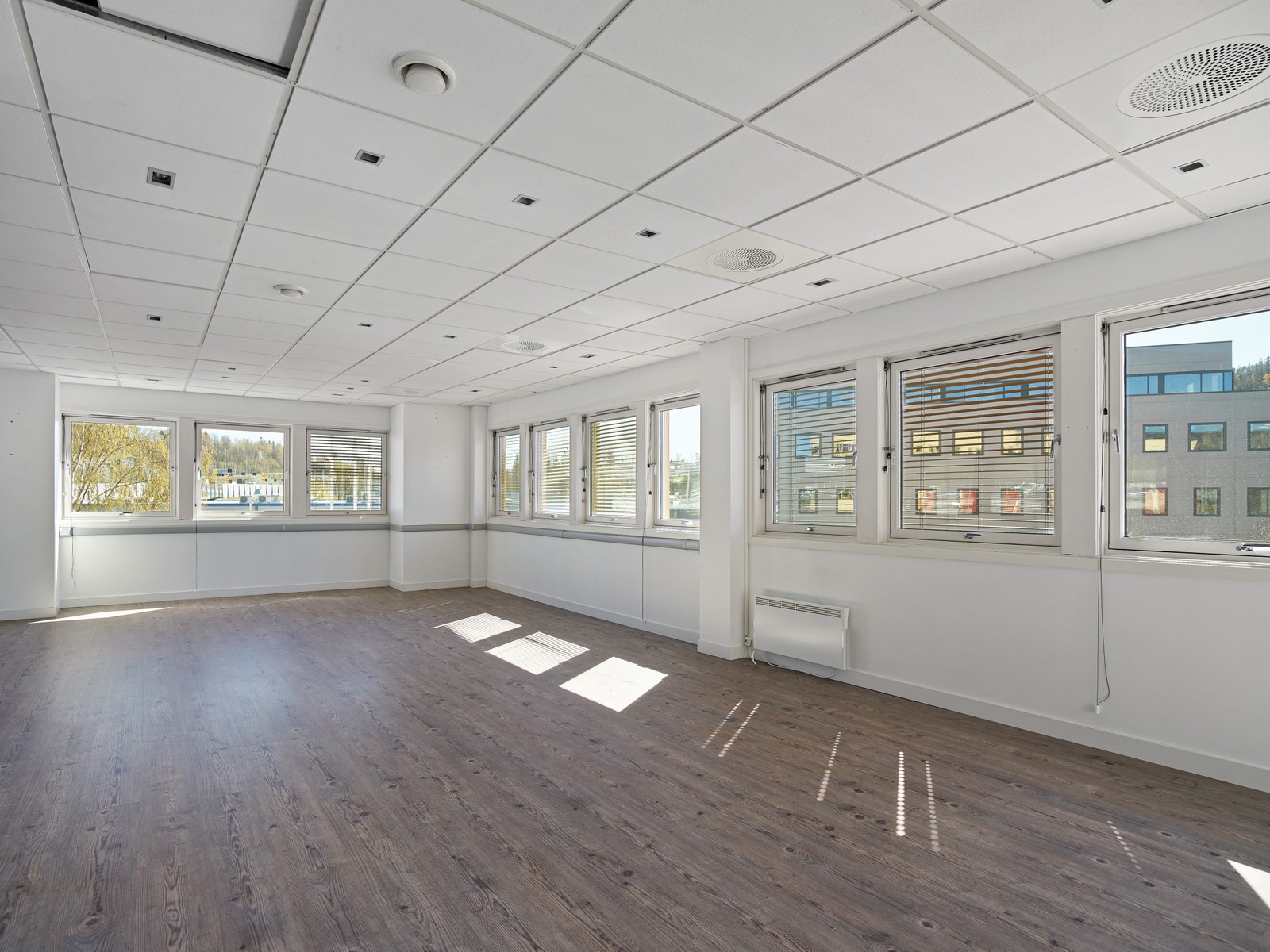 Vi har også et areal på ca. 80 kvm. (ca. 110 kvm.BTA) i 3 etg. med eget kjøkken. Galleribilde