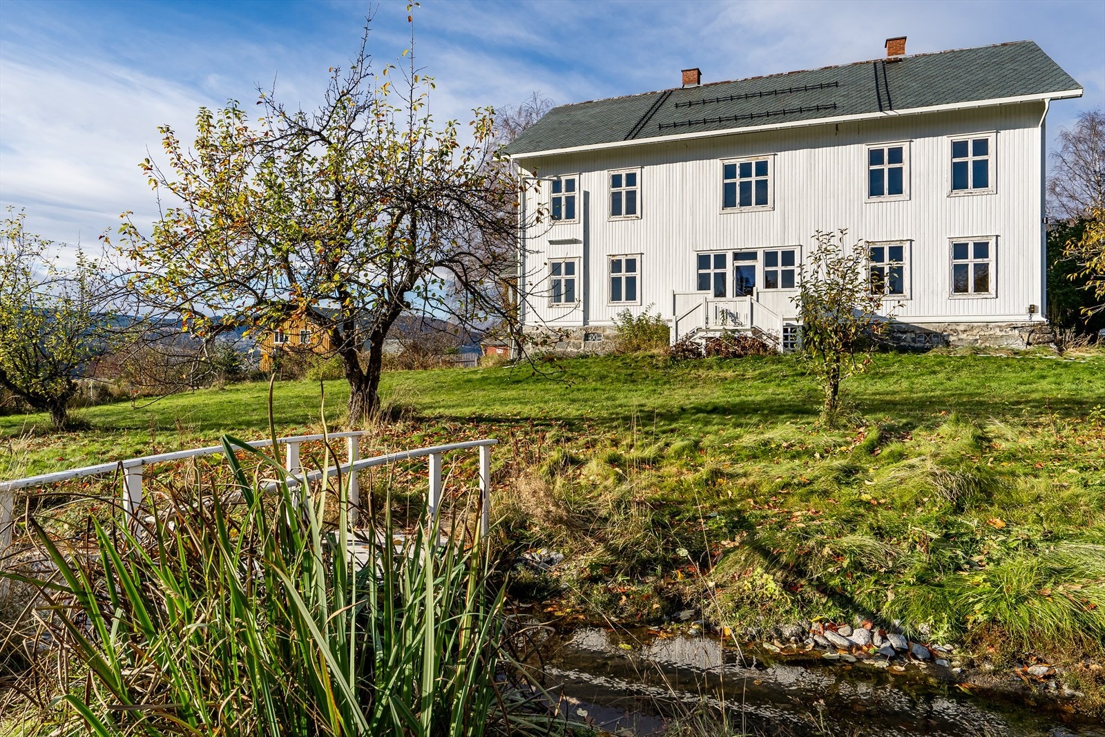 NORD-AURDAL PRESTEGÅRD - Stor, herskapelig eiendom i Aurdal, Valdres! Galleribilde