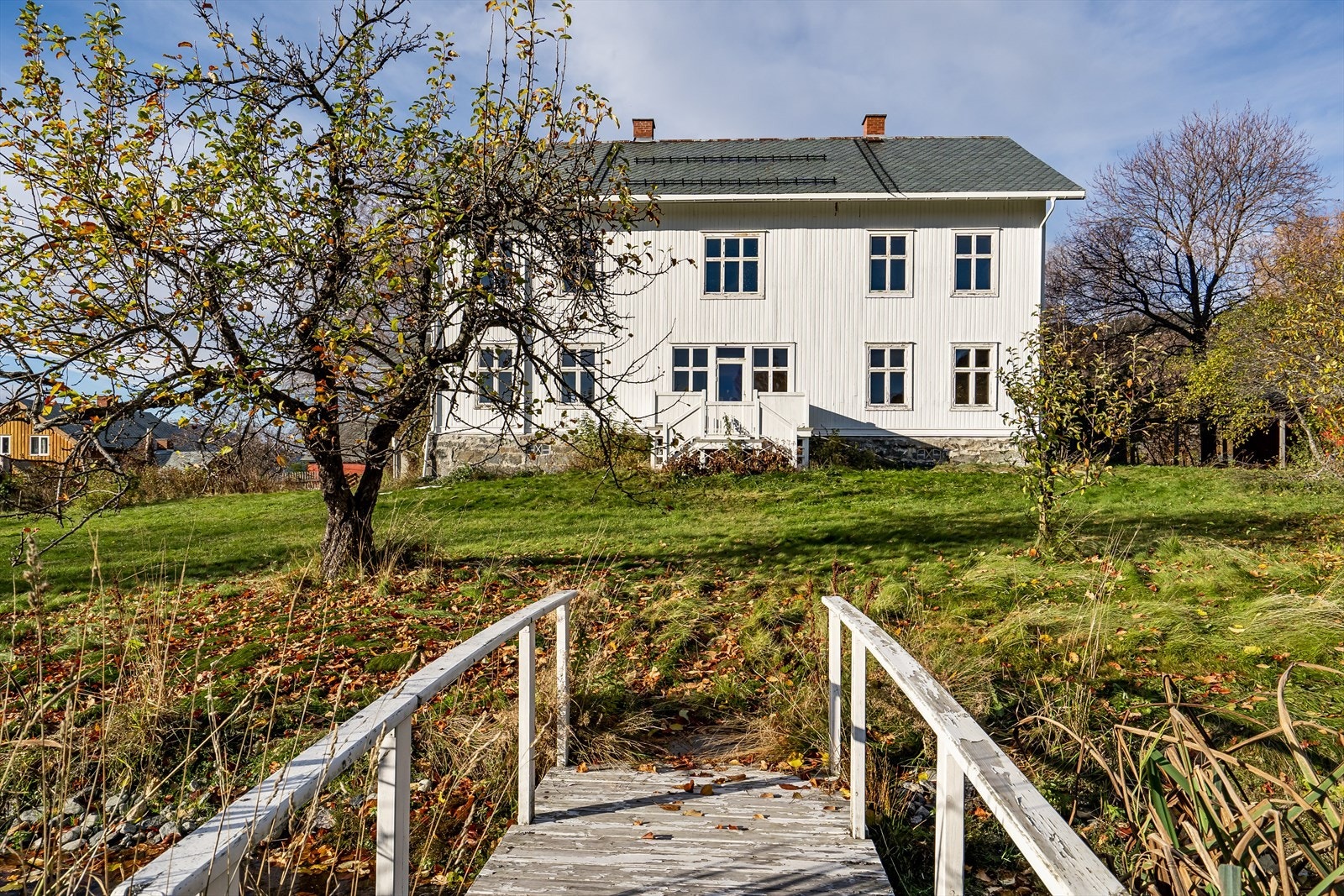 Boplikten for prester i Den norske kirke opphørte i 2015. Prestegården i Nord-Aurdal er derfor nå til salgs for allmennheten! Galleribilde