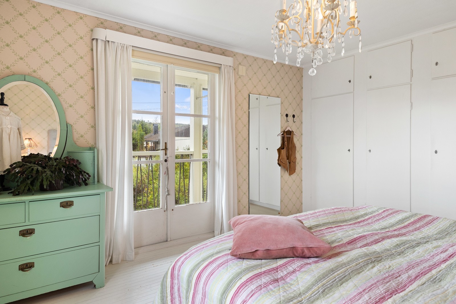 Soverom 3 - innebygde skap Galleribilde