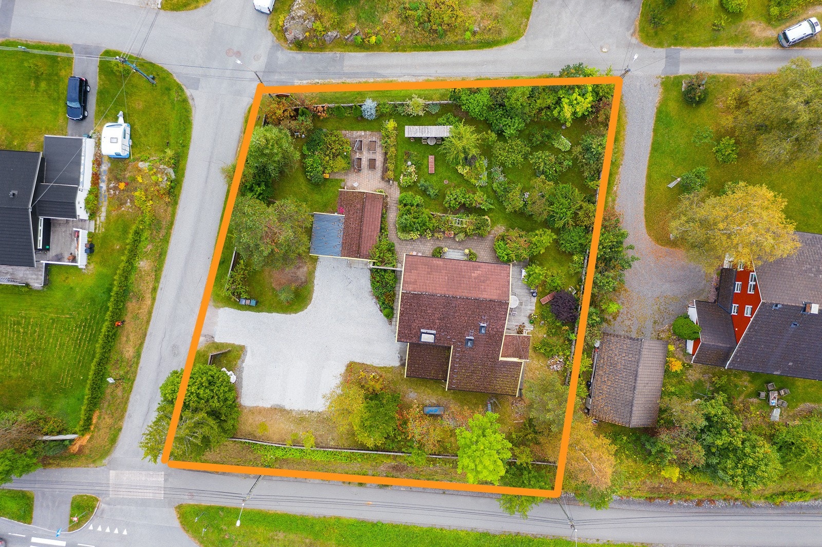 Enebolig med en solrik og stor tomt på overkant av 1.5 mål Galleribilde