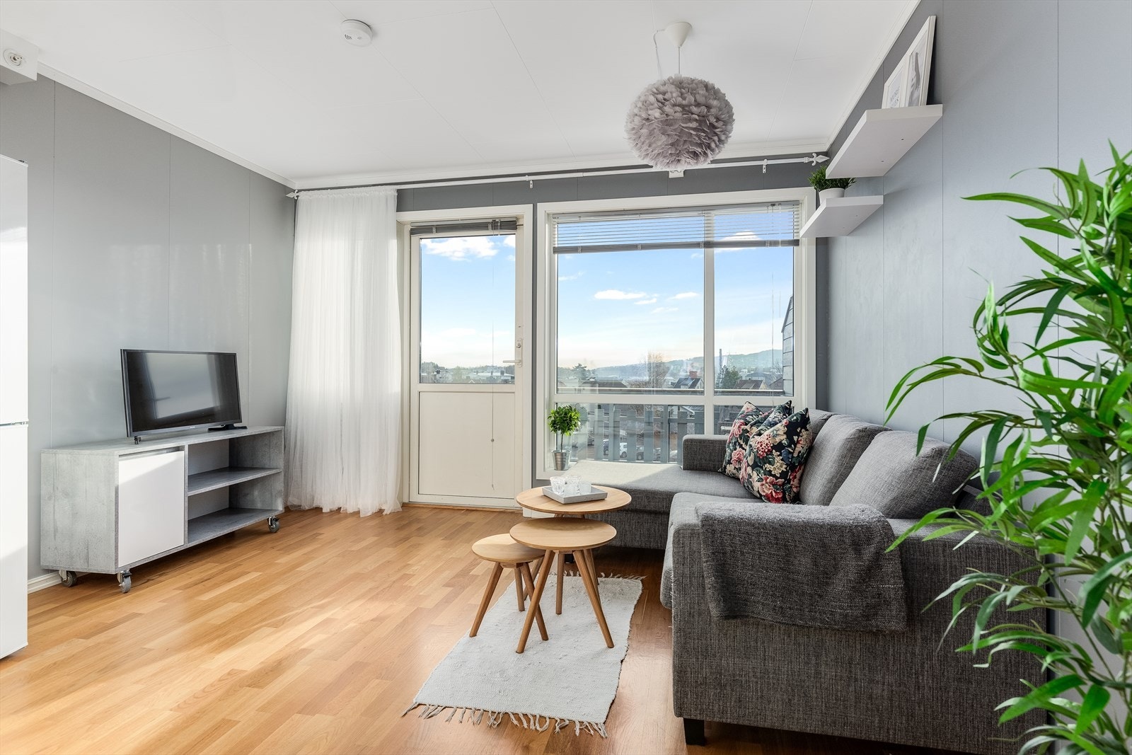 Stuen er malt i tidsriktige farger Galleribilde