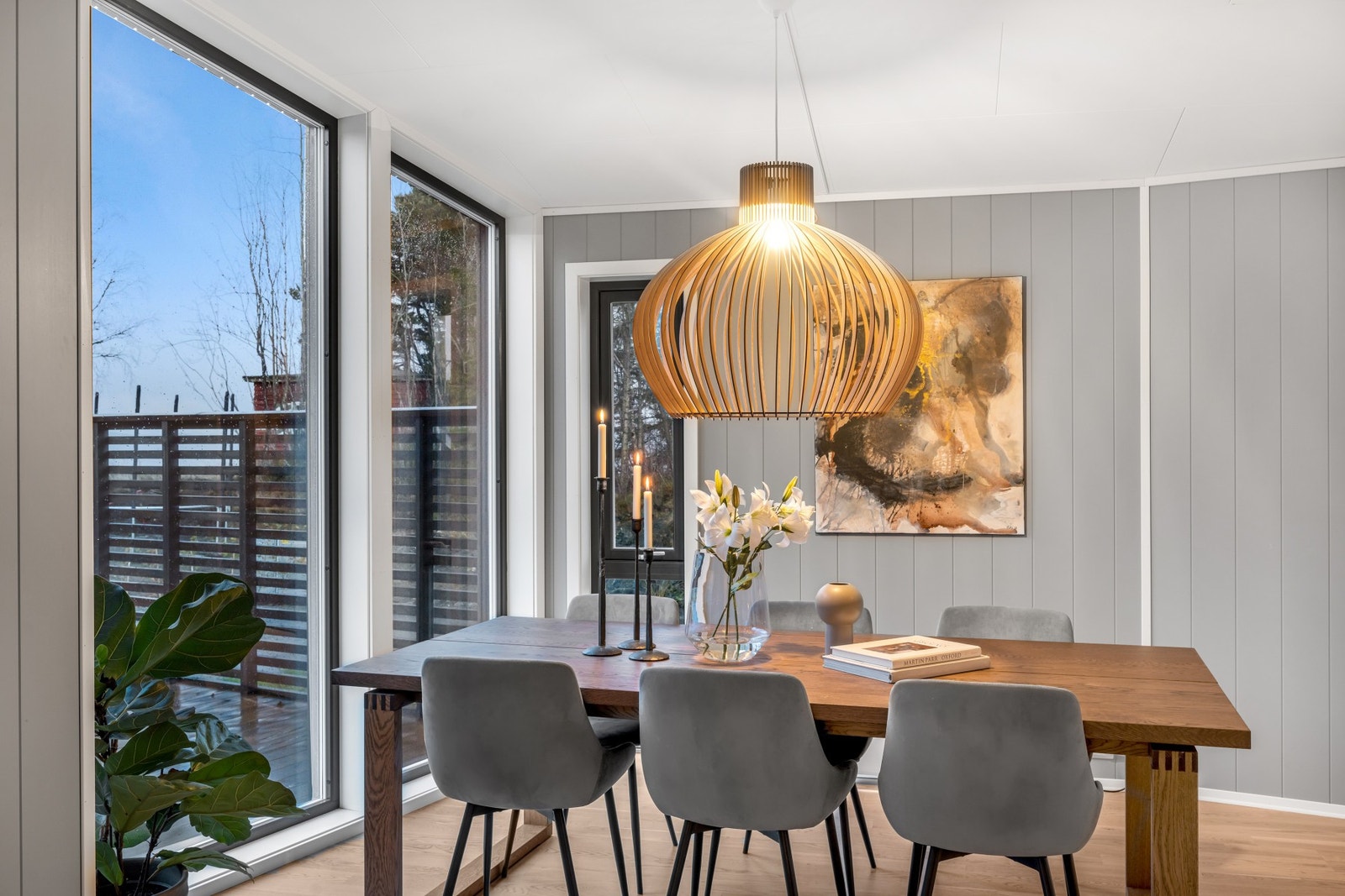 Masse naturlig lysinnslipp som bidrar til en behagelig atmosfære. Galleribilde