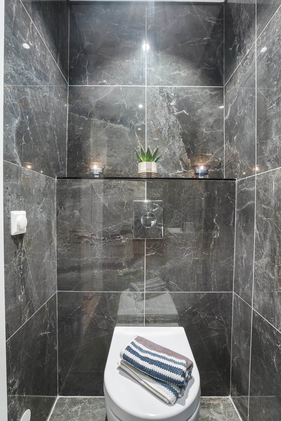 Lekkert toalettrom. Galleribilde