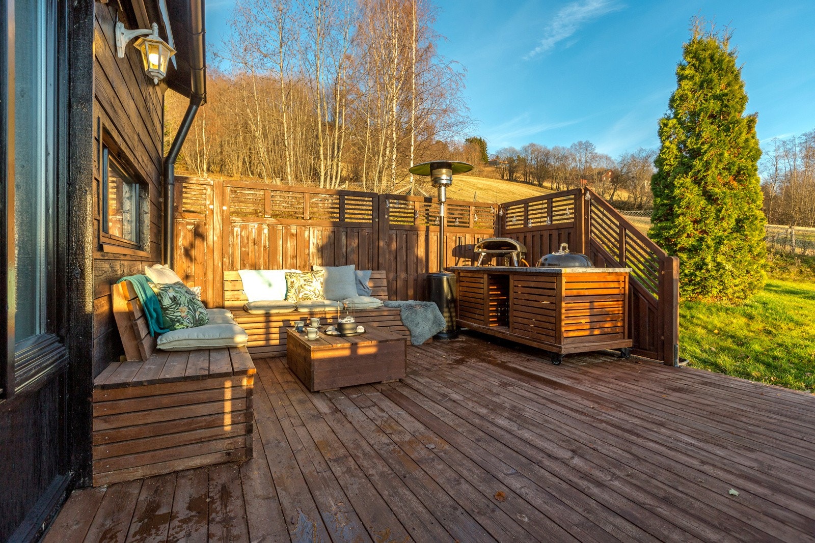 Lun og fin terrasse Galleribilde