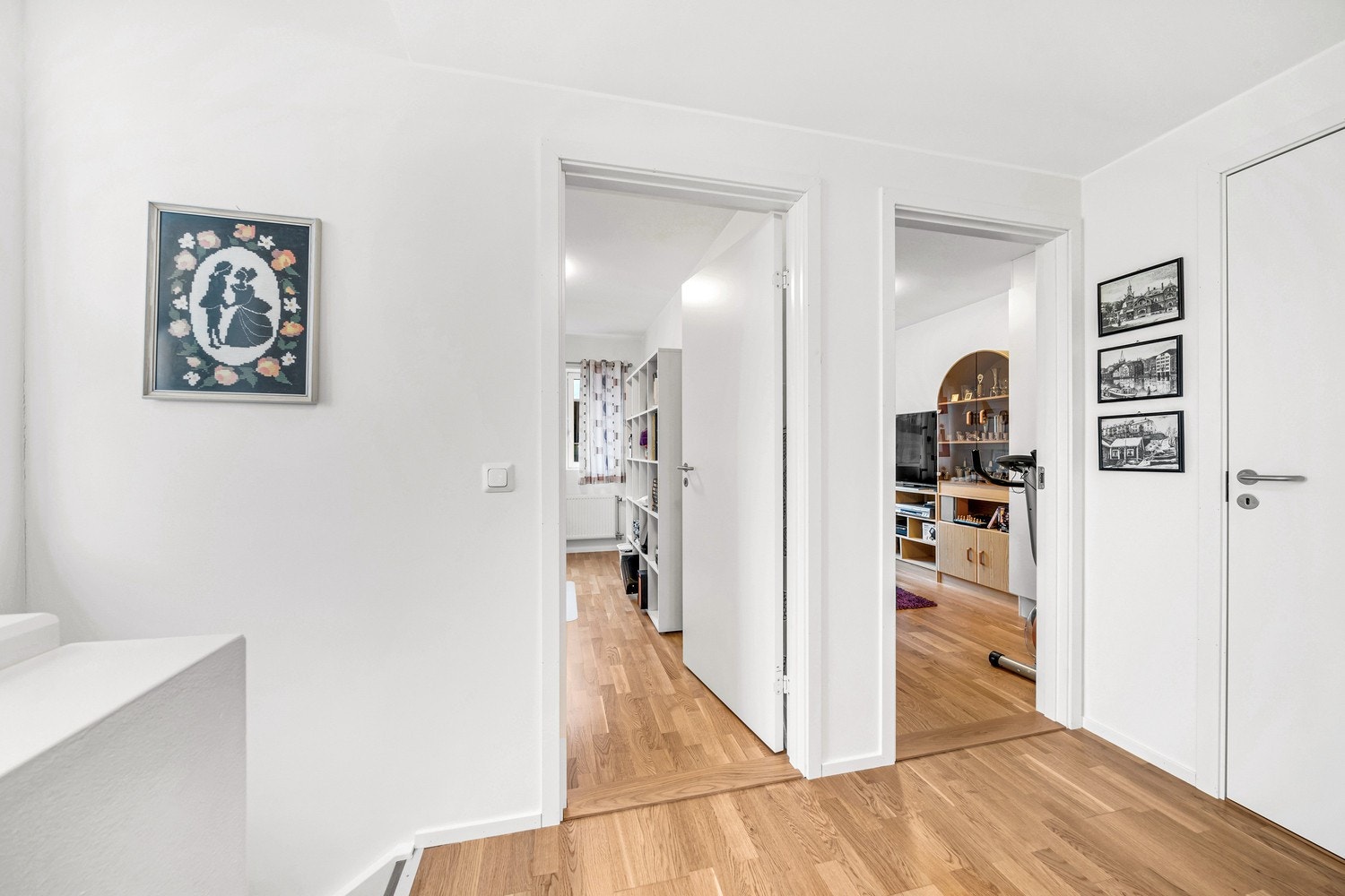 2. etasje består av 3 soverom og bad. Galleribilde