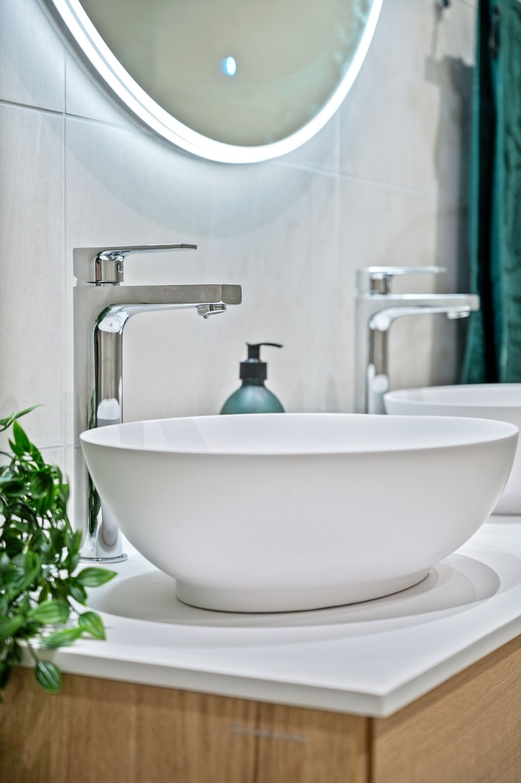 I tillegg er det også varmekabler i gulv, samt opplegg for både vaskemaskin og tørketrommel! Galleribilde